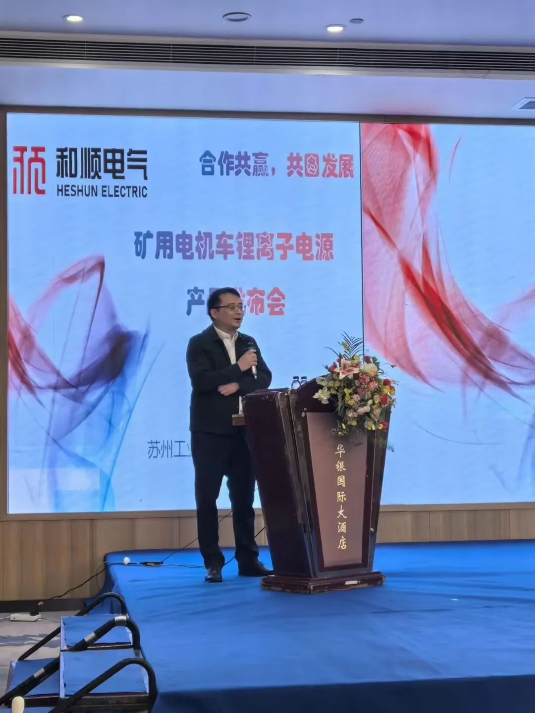 腾龙-108秒｜中国篮协回应亚洲杯预选赛参赛步队和原八一球员继续交战CBA等热门问题_篮球_体育_